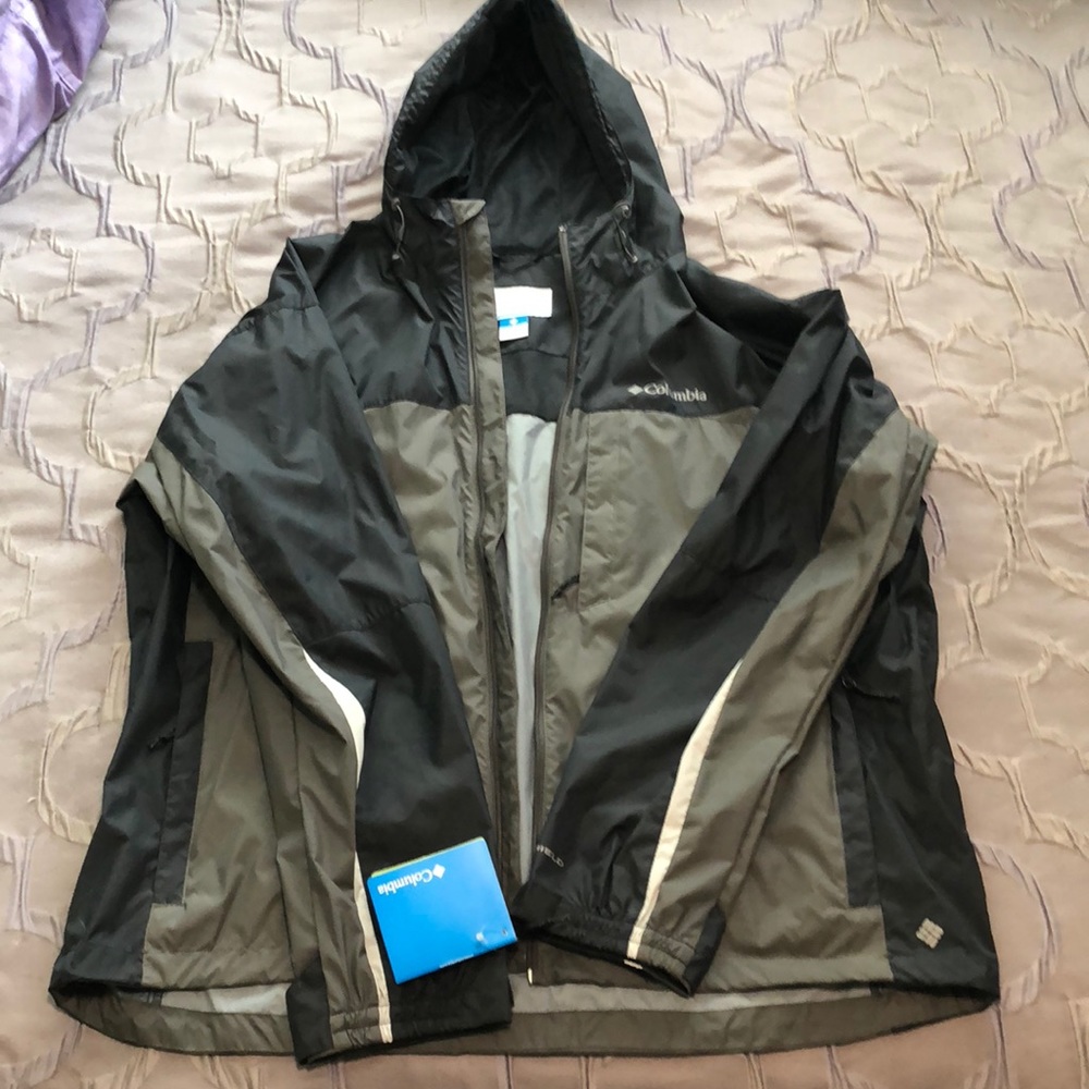 Men’s Columbia rain jacket